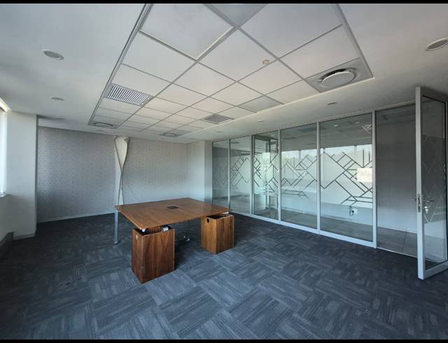 1,201M² OFFICE TO LET IN WAVERLEY